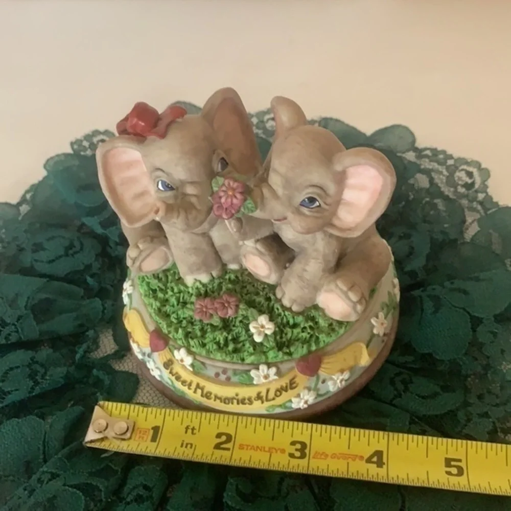 SIMSON GIFTWARE, Shelby Rasche